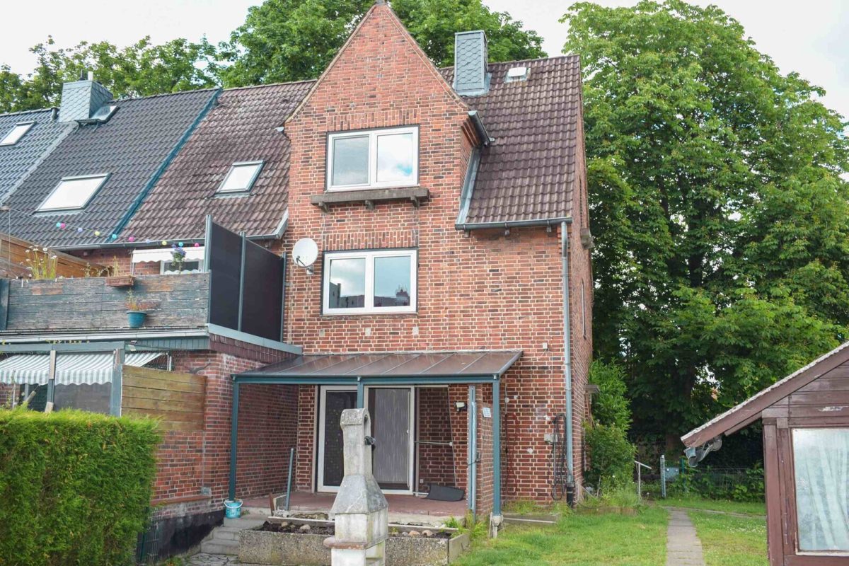 Immobilienangebot - Kiel / Elmschenhagen - Alle - Ein Haus für die Familie - REH mit viel Platz im Garten