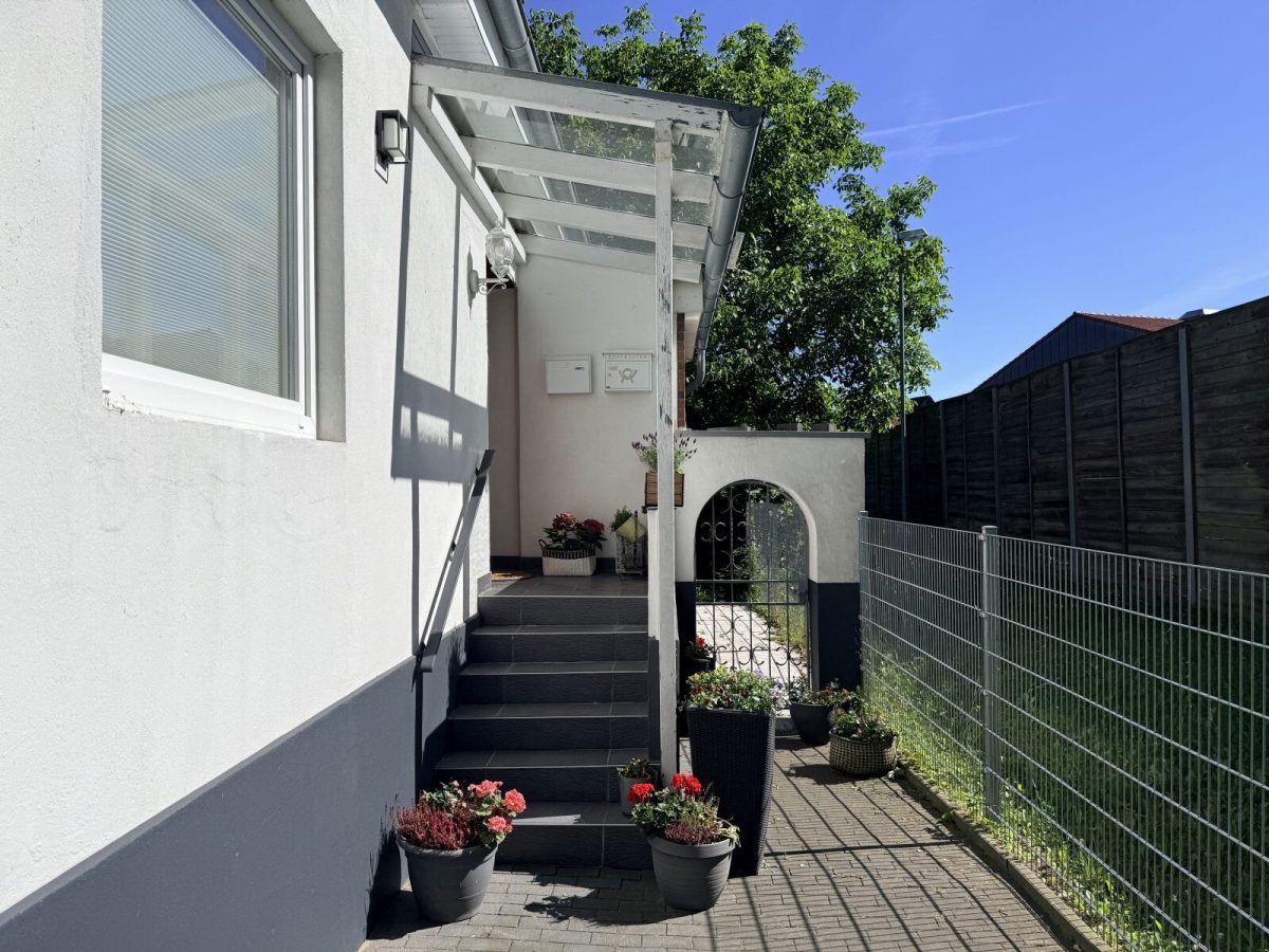 Immobilienangebot - Kronshagen - Alle - Offenes Bieterverfahren! Zweifamilienhaus in zentraler Lage der Gemeinde Kronshagen
