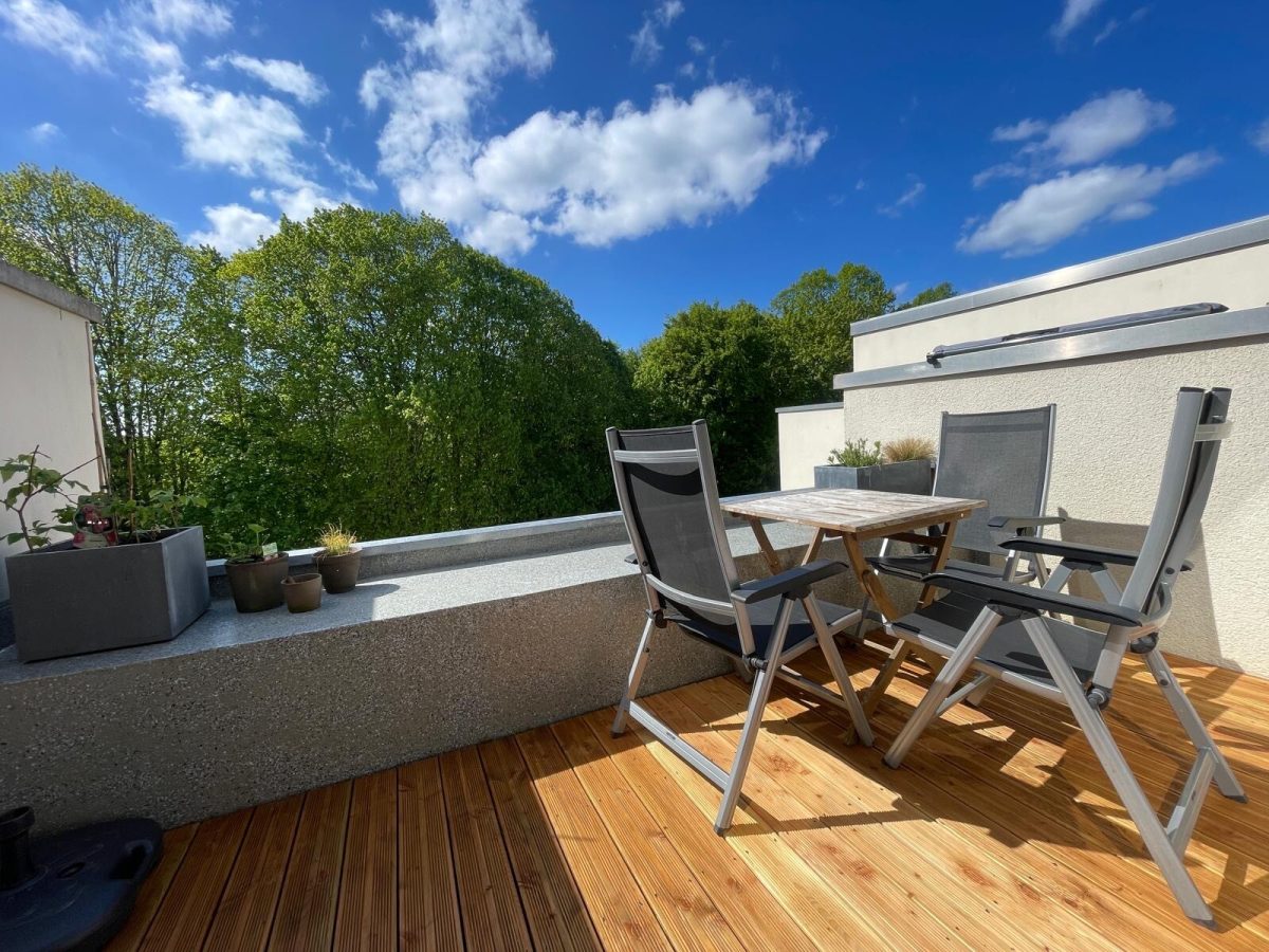 Immobilienangebot - Kiel - Alle - Schon im 1. OG ganz oben - aussichtsreiche 3-Zimmer-ETW mit Dachterrasse und Garage in Elmschenhagen