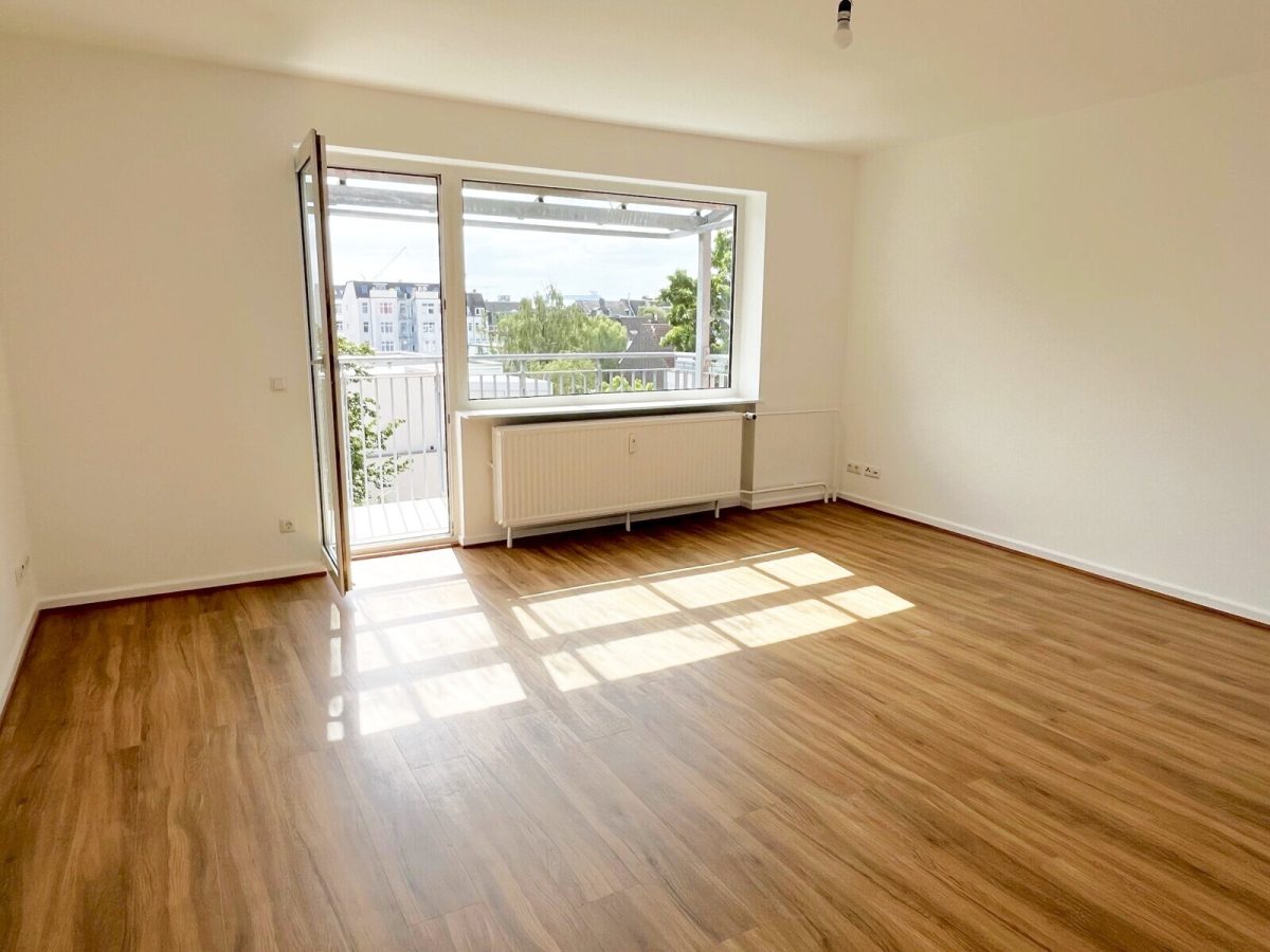 Immobilienangebot - Kiel - Alle - Fertig zum Erstbezug - aufwendig modernisierte 3-Zimmer-ETW mit optionalem PKW-Stellplatz in Uninähe