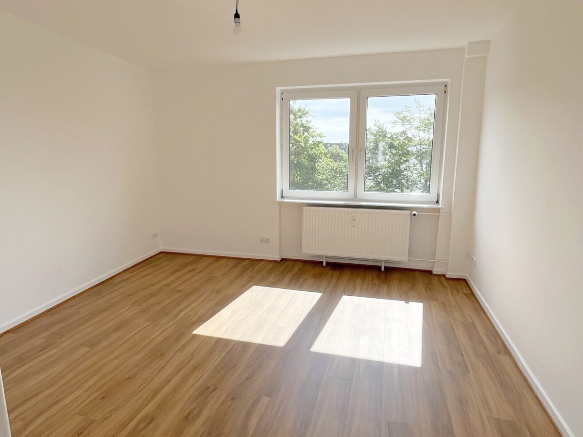 Immobilienangebot - Kiel - Alle - Fertig zum Erstbezug - aufwendig modernisierte 3-Zimmer-ETW mit optionalem PKW-Stellplatz in Uninähe