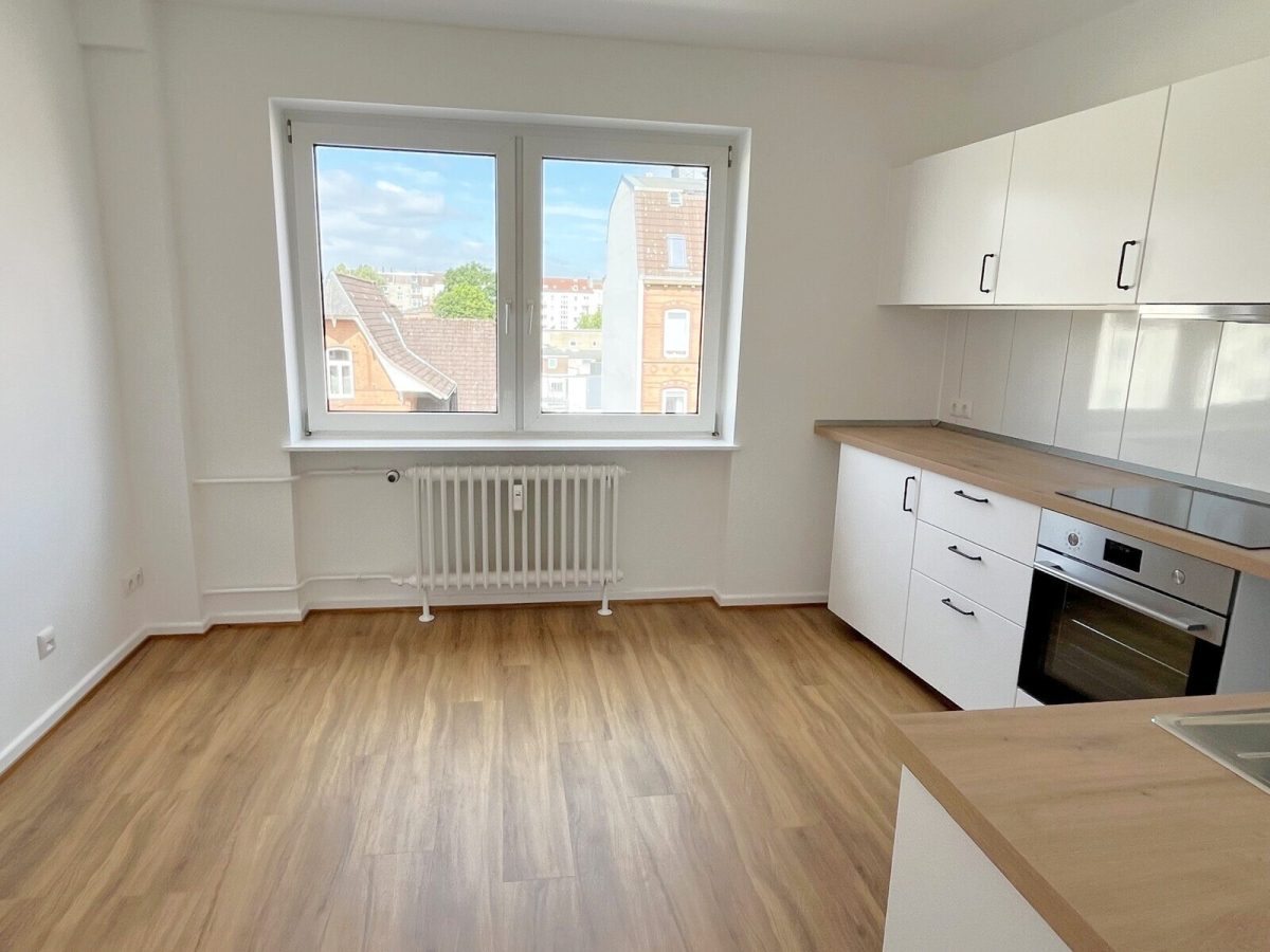 Immobilienangebot - Kiel - Alle - Fertig zum Erstbezug - aufwendig modernisierte 3-Zimmer-ETW mit optionalem PKW-Stellplatz in Uninähe
