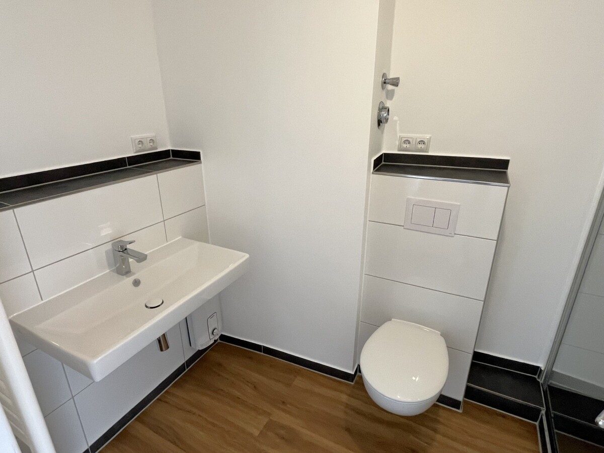 Immobilienangebot - Kiel - Alle - Fertig zum Erstbezug - aufwendig modernisierte 3-Zimmer-ETW mit optionalem PKW-Stellplatz in Uninähe