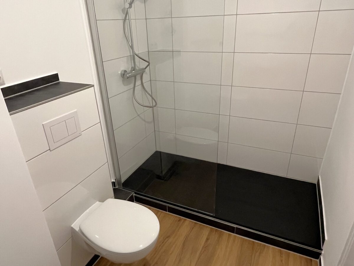 Immobilienangebot - Kiel - Alle - Fertig zum Erstbezug - aufwendig modernisierte 3-Zimmer-ETW mit optionalem PKW-Stellplatz in Uninähe