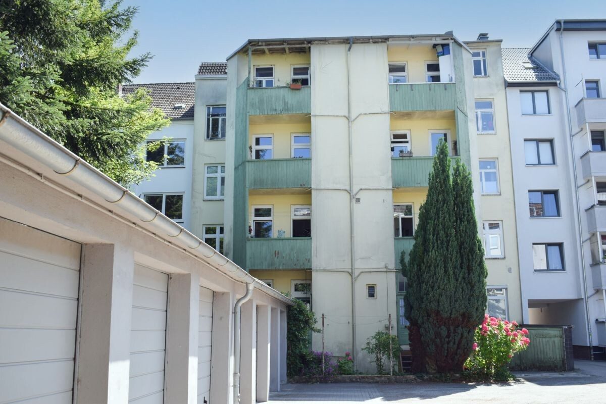 Immobilienangebot - Kiel - Alle - Vermietete charmante 3,5 Zimmer-Altbauwohnung in
             Kiel-Blücherplatz