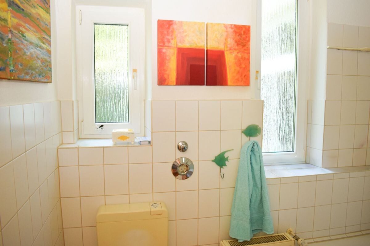 Immobilienangebot - Kiel - Alle - Vermietete charmante 3,5 Zimmer-Altbauwohnung in
             Kiel-Blücherplatz