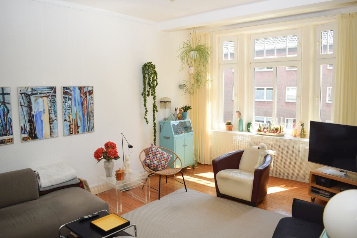 Immobilienangebot - Kiel - Alle - Vermietete charmante 3,5 Zimmer-Altbauwohnung in
             Kiel-Blücherplatz