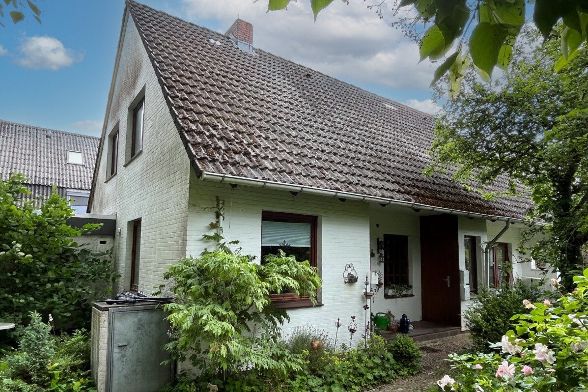 Immobilienangebot - Molfsee - Alle - Vermietetes, sanierungsbedürftiges EFH mit ELW im beliebten Molfsee