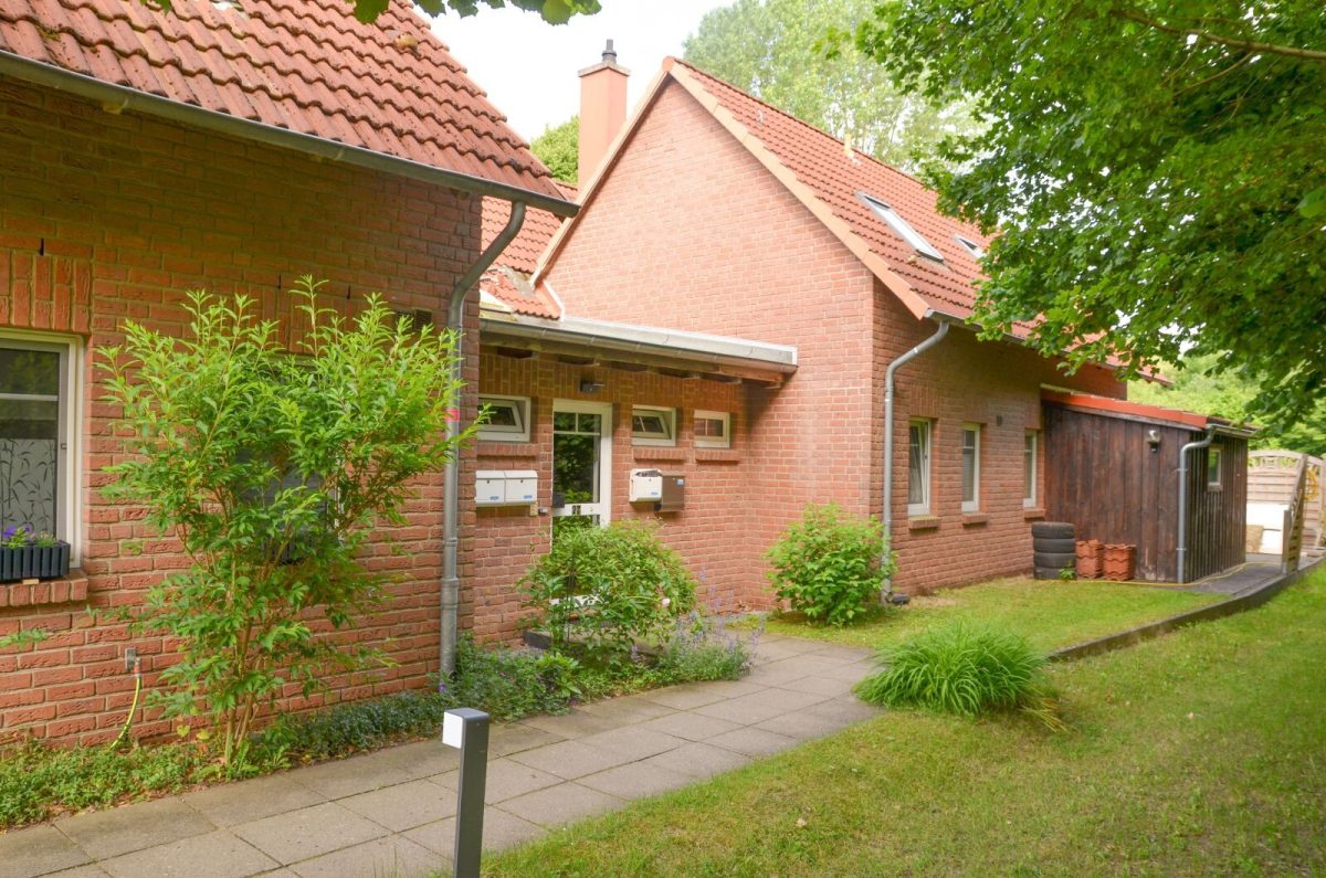 Immobilienangebot - Schönkirchen - Alle - Ein Zuhause zum Verlieben – hausähnliche Maisonette-ETW mit Sonnengarten und Carport