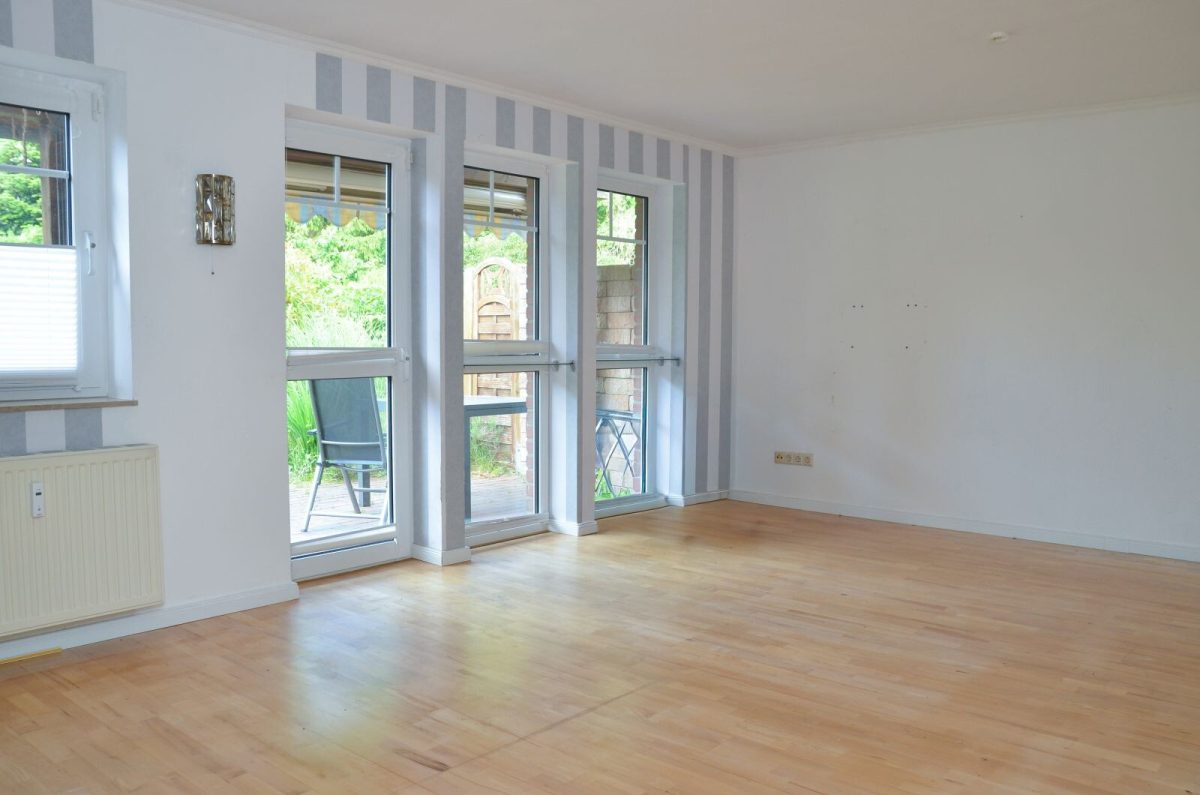Immobilienangebot - Schönkirchen - Alle - Ein Zuhause zum Verlieben – hausähnliche Maisonette-ETW mit Sonnengarten und Carport