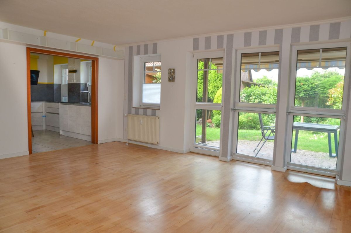 Immobilienangebot - Schönkirchen - Alle - Ein Zuhause zum Verlieben – hausähnliche Maisonette-ETW mit Sonnengarten und Carport