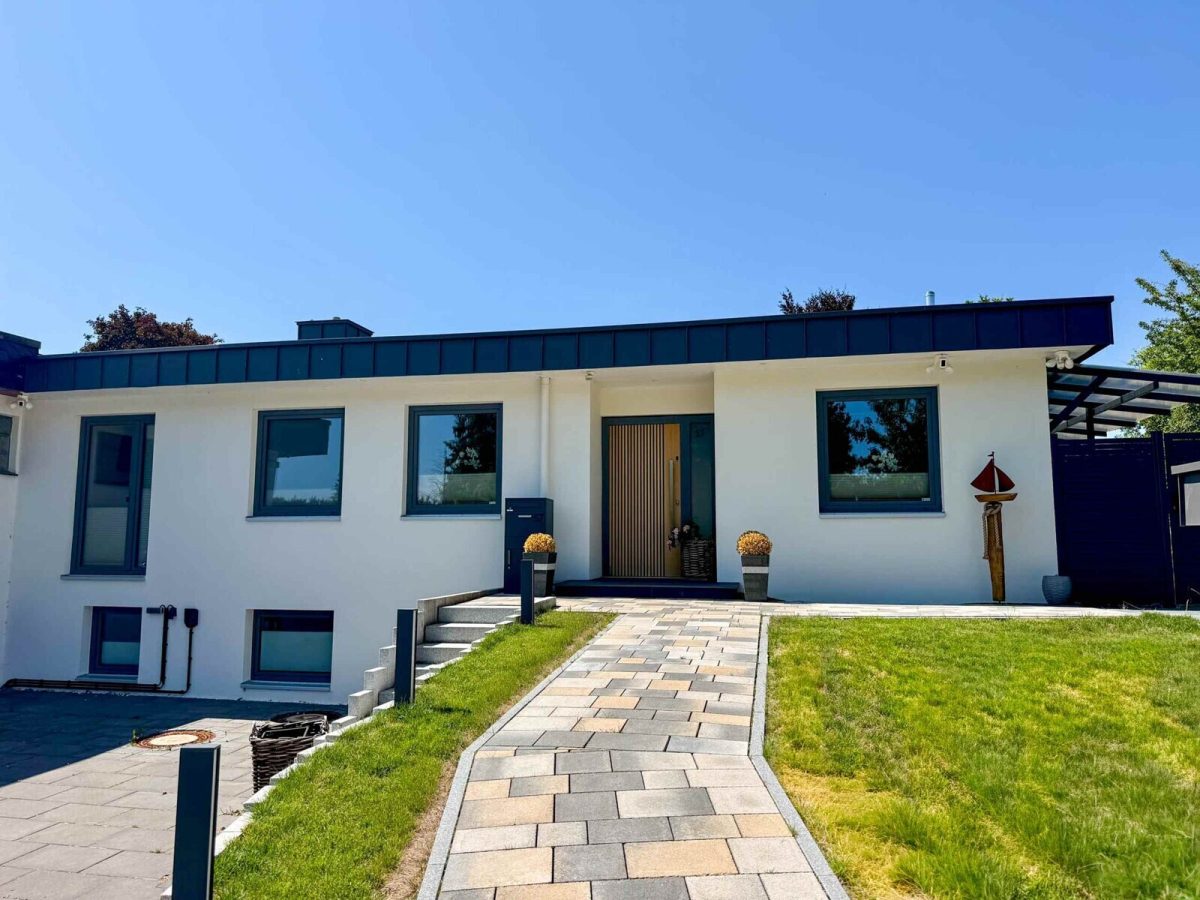Immobilienangebot - Gettorf - Alle - Wohnen auf höchstem Niveau – moderner Bungalow mit Feldblick