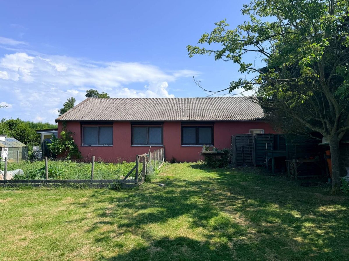 Immobilienangebot - Schönberg - Alle - Gewerbeimmobilie mit 2 Hallen und Bauplatz in Schönberg
