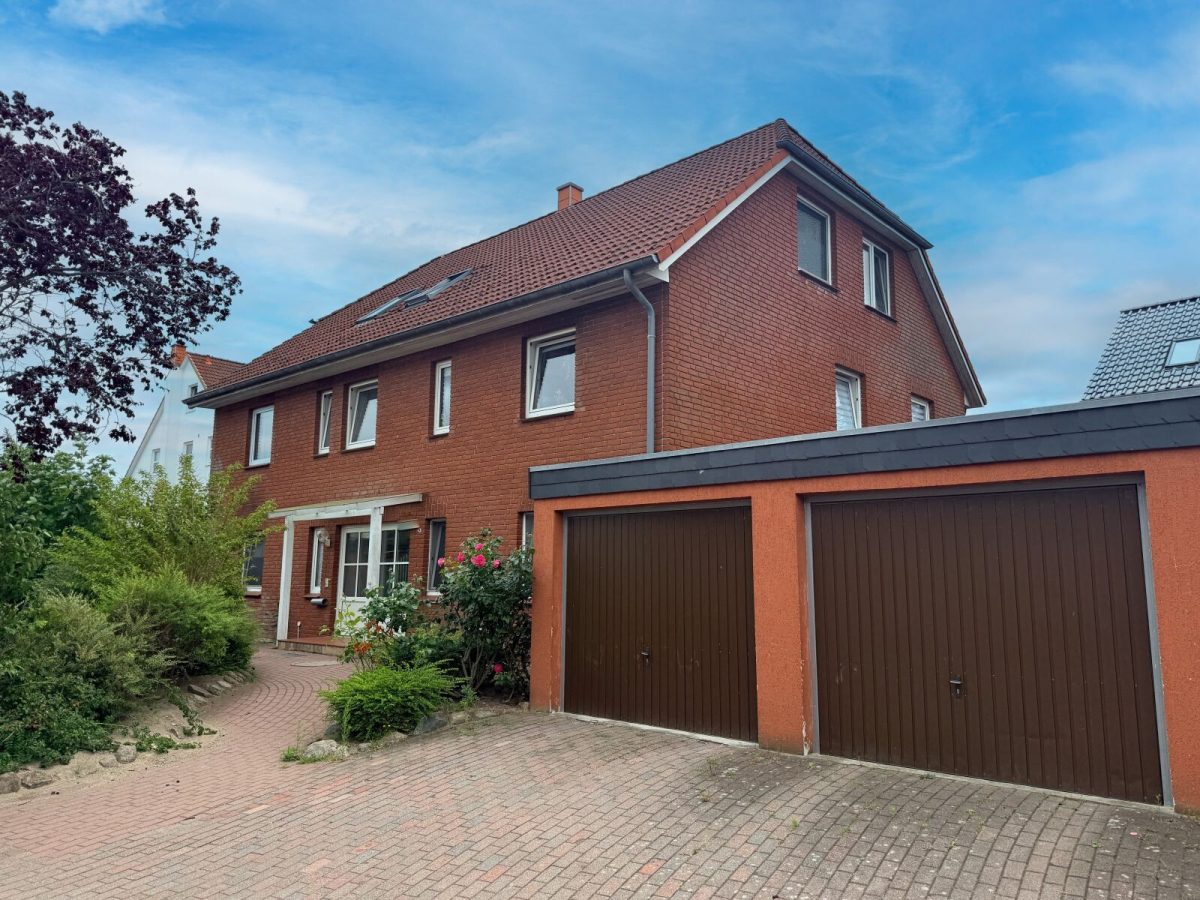 Immobilienangebot - Schönberg - Alle - Wohnanlage mit 10 Wohnungen, 6 Garagen und 10 PKW-Stellplätzen in Schönberg