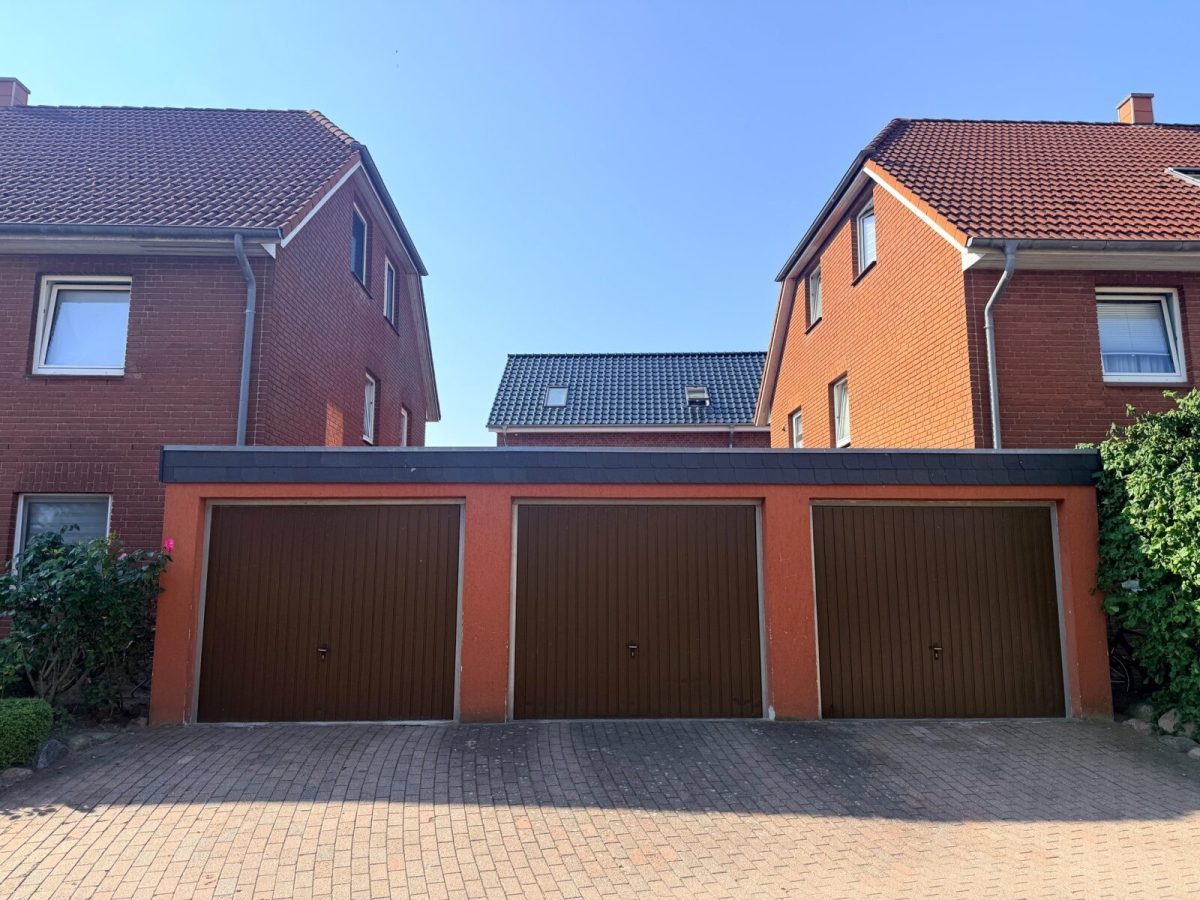 Immobilienangebot - Schönberg - Alle - Wohnanlage mit 10 Wohnungen, 6 Garagen und 10 PKW-Stellplätzen in Schönberg