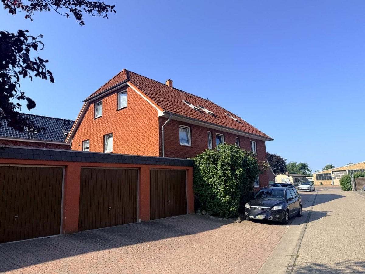 Immobilienangebot - Schönberg - Alle - Wohnanlage mit 10 Wohnungen, 6 Garagen und 10 PKW-Stellplätzen in Schönberg