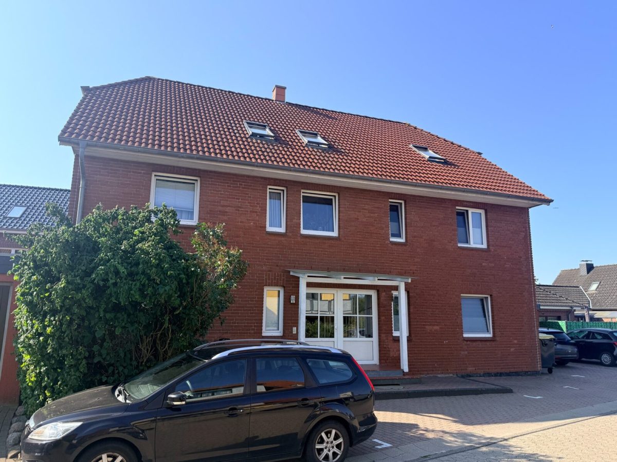 Immobilienangebot - Schönberg - Alle - Wohnanlage mit 10 Wohnungen, 6 Garagen und 10 PKW-Stellplätzen in Schönberg