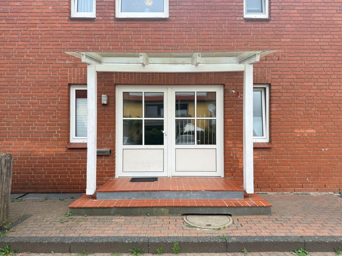 Immobilienangebot - Schönberg - Alle - Wohnanlage mit 10 Wohnungen, 6 Garagen und 10 PKW-Stellplätzen in Schönberg