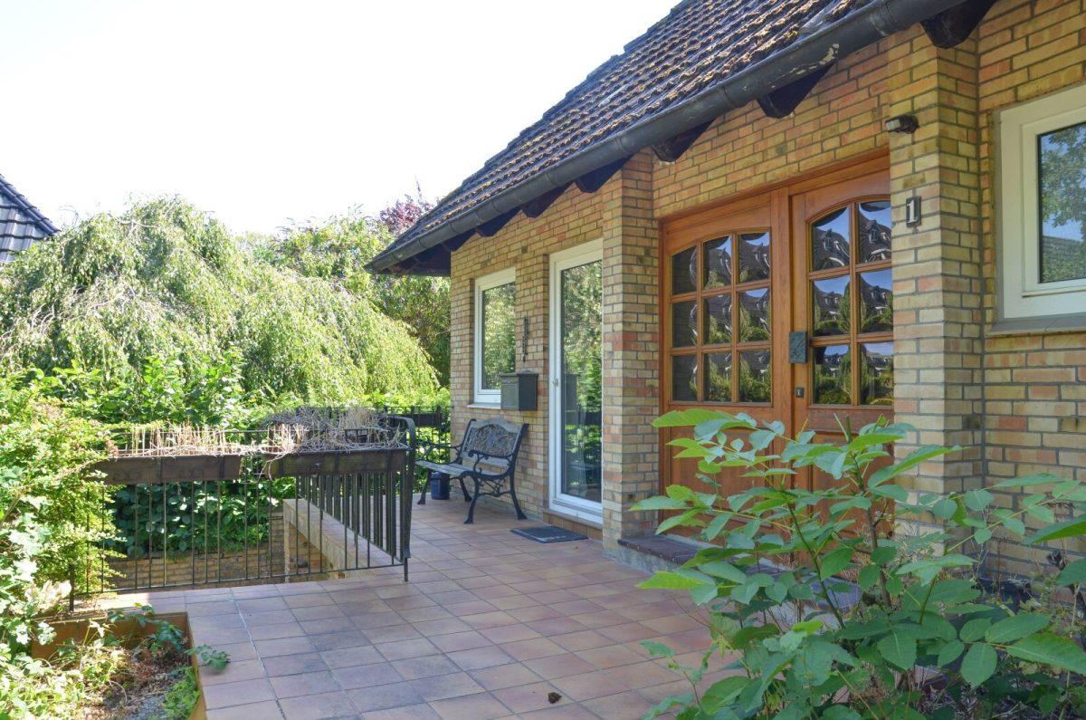 Immobilienangebot - Molfsee - Alle - Molfsee zum Verlieben – elegantes Haus mit großem Garten