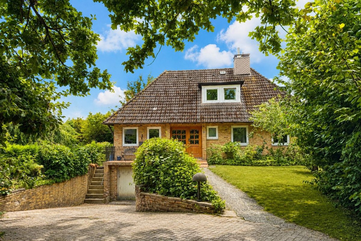 Immobilienangebot - Molfsee - Alle - Molfsee zum Verlieben – elegantes Haus mit großem Garten