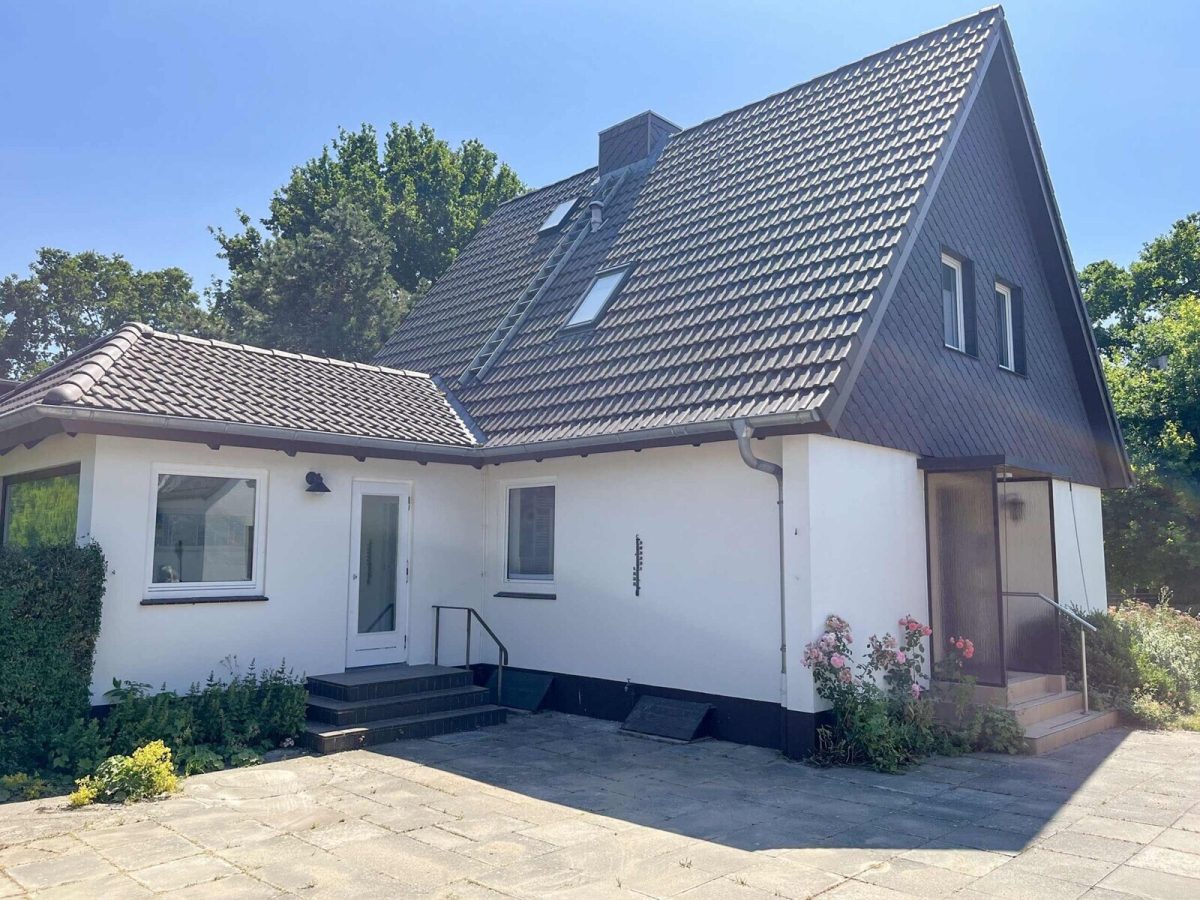 Immobilienangebot - Kiel - Alle - Modernisiert ist schon - sonniges EFH auf 1.100 m² Grundstück in Kiel-Oppendorf
