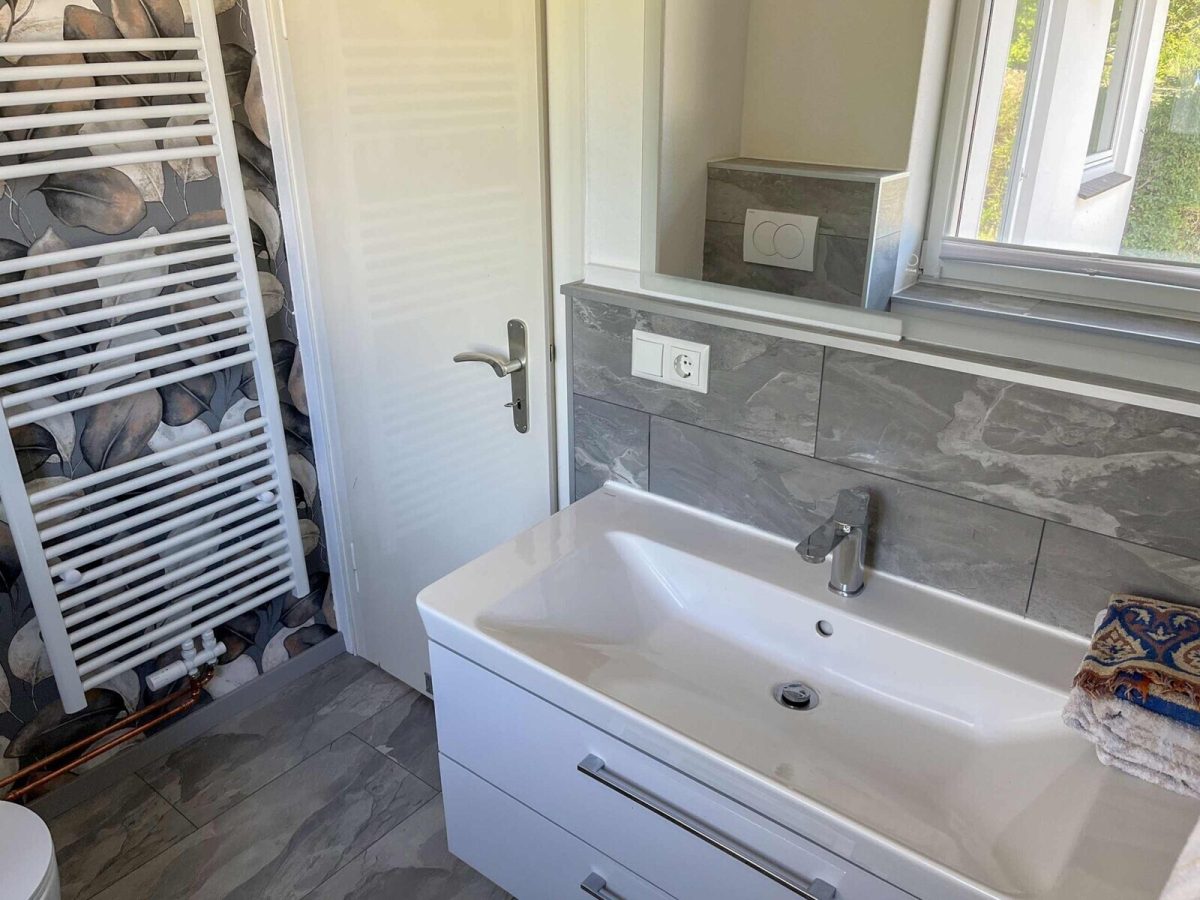 Immobilienangebot - Kiel - Alle - Modernisiert ist schon - sonniges EFH auf 1.100 m² Grundstück in Kiel-Oppendorf