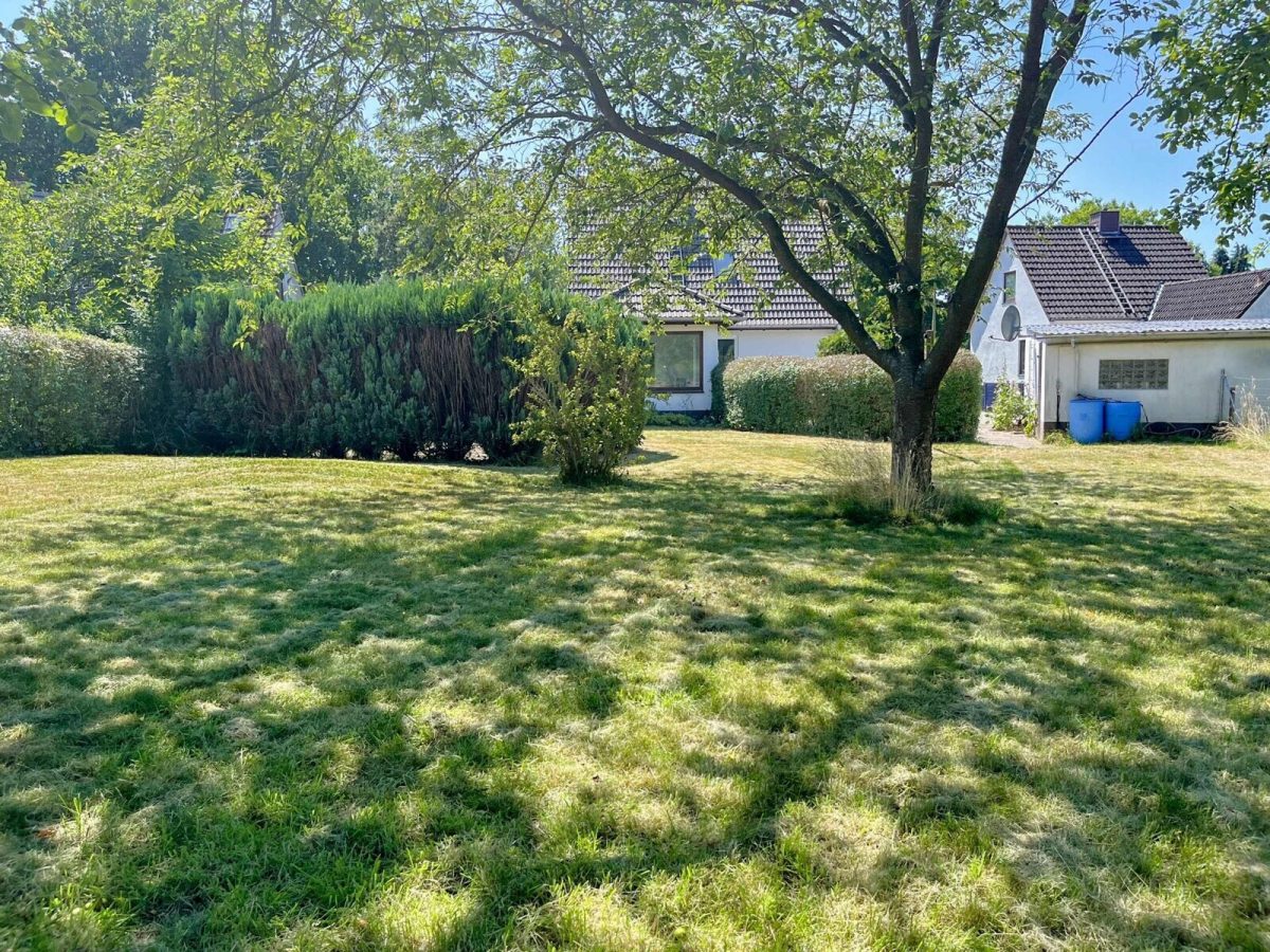 Immobilienangebot - Kiel - Alle - Modernisiert ist schon - sonniges EFH auf 1.100 m² Grundstück in Kiel-Oppendorf