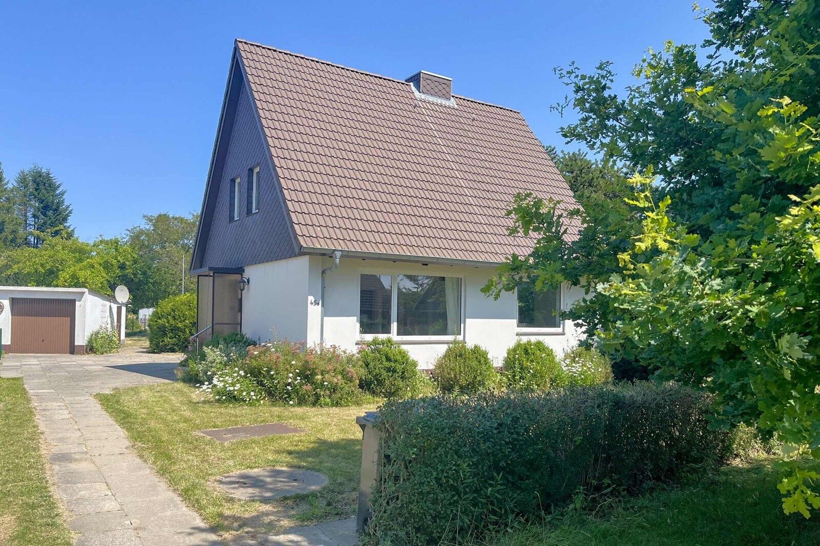 Immobilienangebot - Kiel - Alle - Modernisiert ist schon - sonniges EFH auf 1.100 m² Grundstück in Kiel-Oppendorf