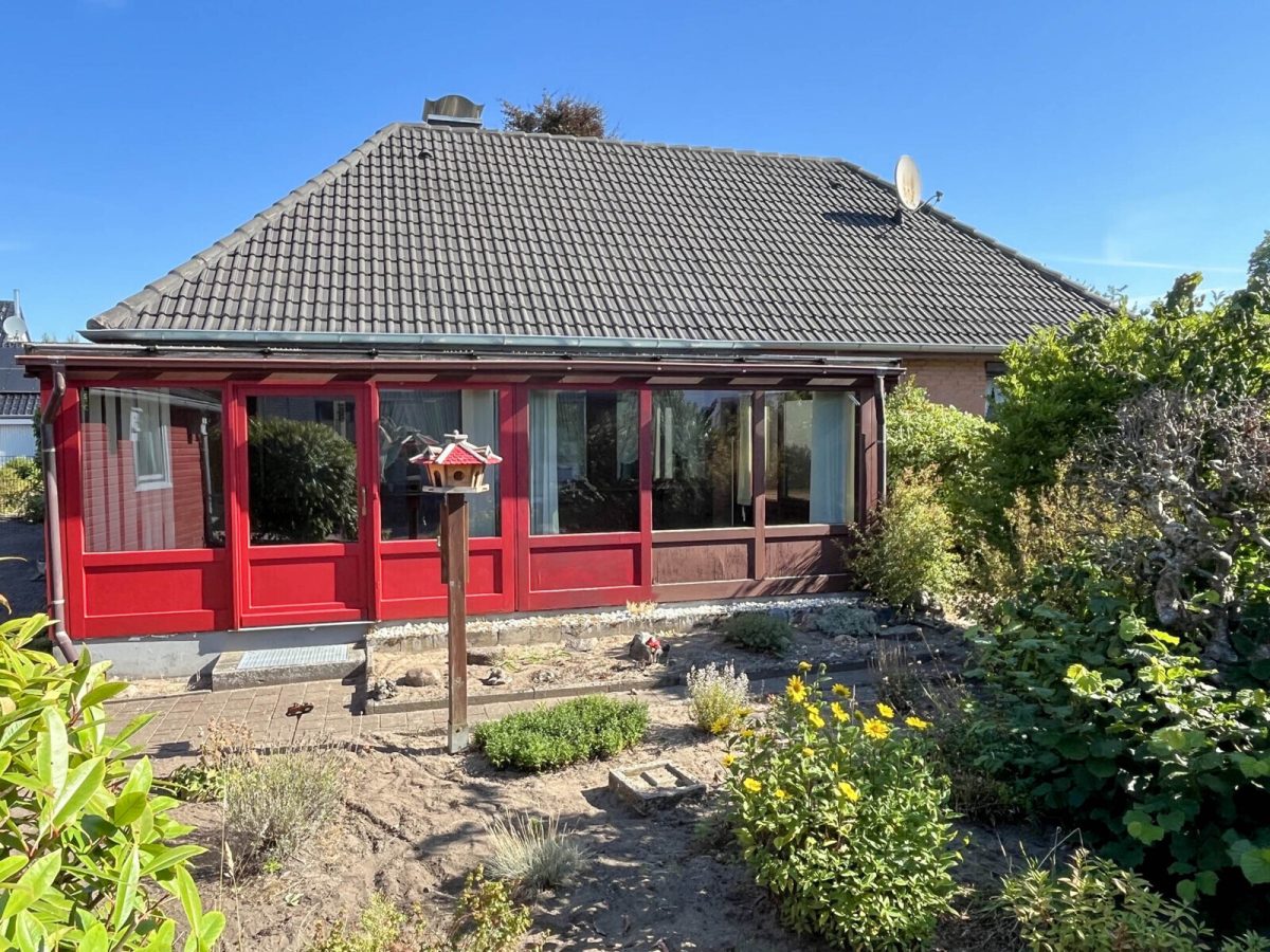 Immobilienangebot - Wasbek - Alle - Aus 1. Hand - gepflegter Walmdachbungalow im schönen Wasbek