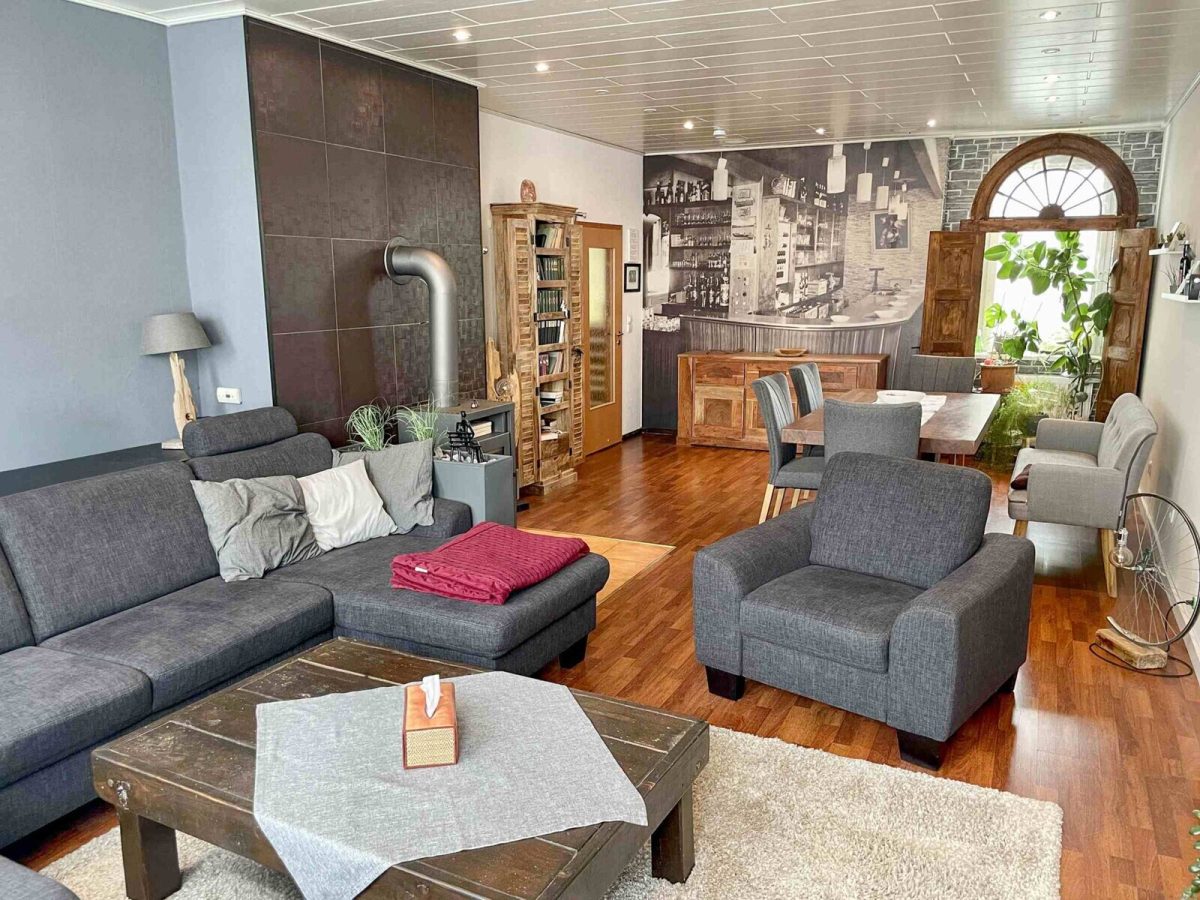 Immobilienangebot - Kiel / Neumühlen-Dietrichsdorf - Alle - 3 Wohnungen bringen Mieteinnahmen - Die 4 gehört Ihnen - Mehrfamilienhaus in Kiel -Dietrichsdorf