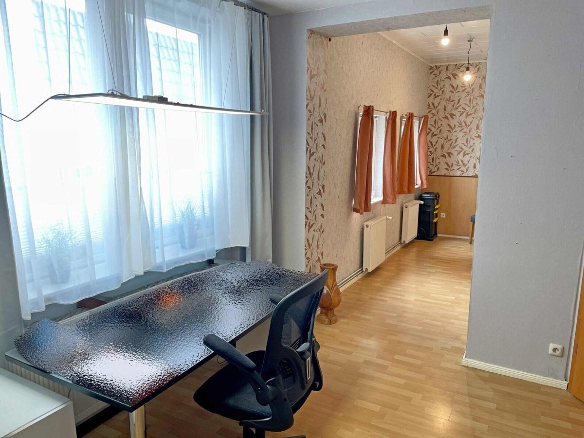 Immobilienangebot - Kiel / Neumühlen-Dietrichsdorf - Alle - 3 Wohnungen bringen Mieteinnahmen - Die 4 gehört Ihnen - Mehrfamilienhaus in Kiel -Dietrichsdorf
