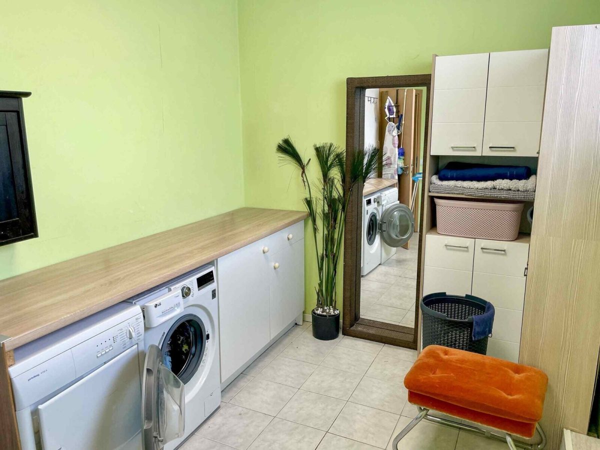 Immobilienangebot - Kiel / Neumühlen-Dietrichsdorf - Alle - 3 Wohnungen bringen Mieteinnahmen - Die 4 gehört Ihnen - Mehrfamilienhaus in Kiel -Dietrichsdorf