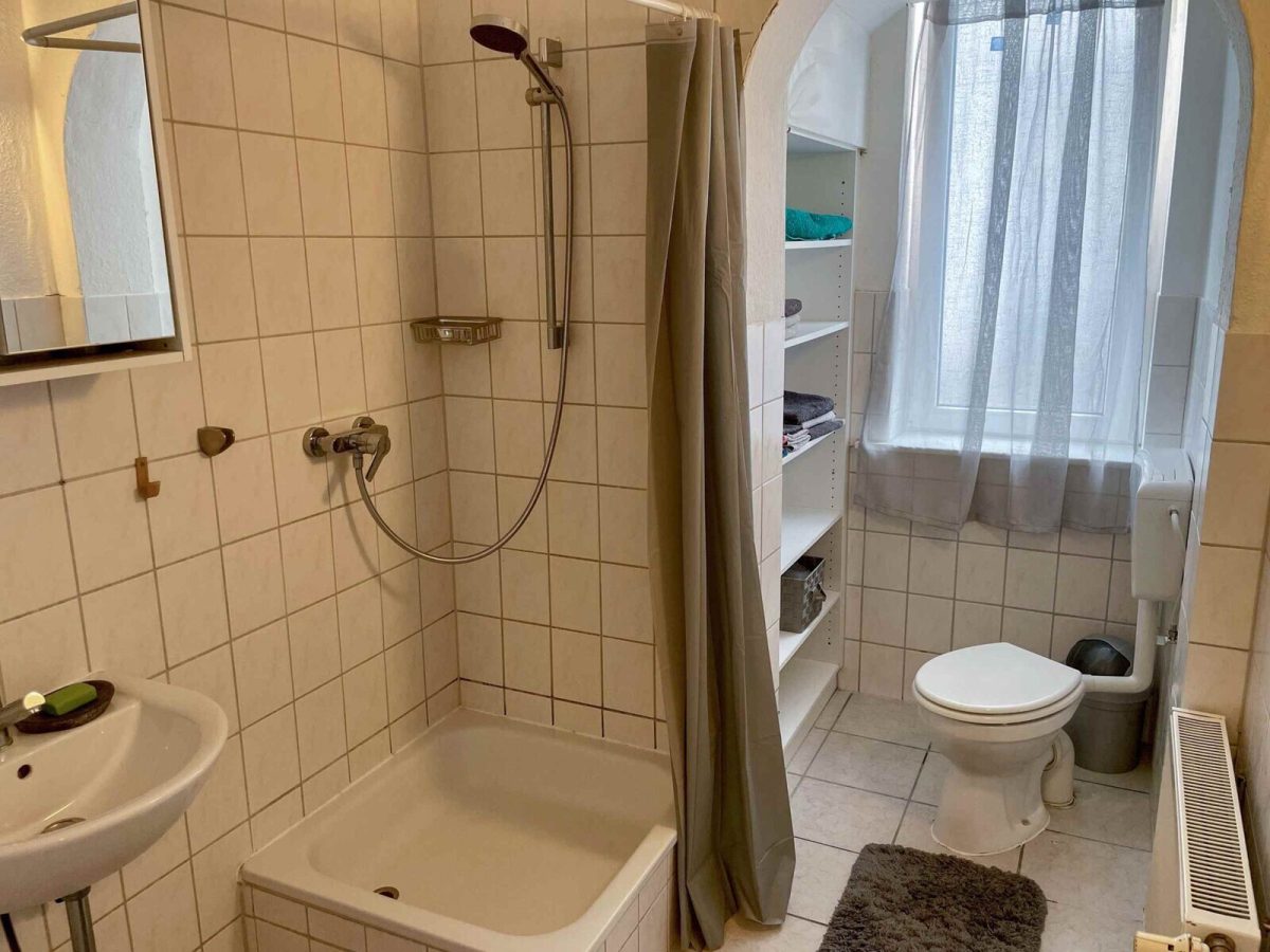 Immobilienangebot - Kiel / Neumühlen-Dietrichsdorf - Alle - 3 Wohnungen bringen Mieteinnahmen - Die 4 gehört Ihnen - Mehrfamilienhaus in Kiel -Dietrichsdorf