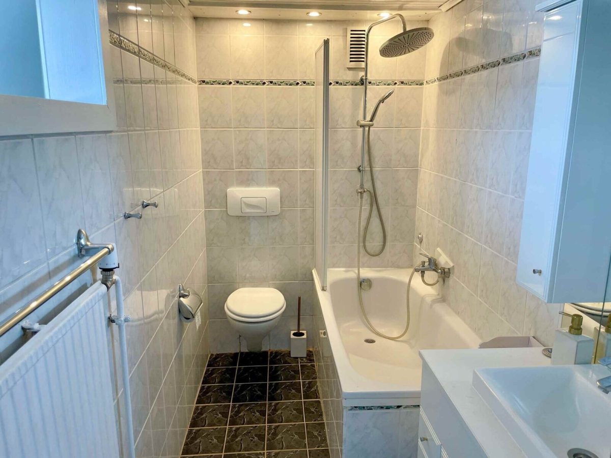 Immobilienangebot - Kiel / Neumühlen-Dietrichsdorf - Alle - 3 Wohnungen bringen Mieteinnahmen - Die 4 gehört Ihnen - Mehrfamilienhaus in Kiel -Dietrichsdorf