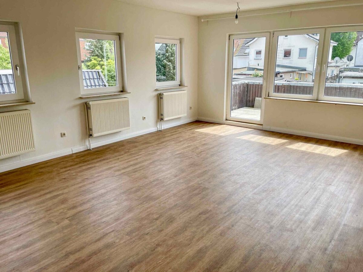 Immobilienangebot - Kiel / Neumühlen-Dietrichsdorf - Alle - 3 Wohnungen bringen Mieteinnahmen - Die 4 gehört Ihnen - Mehrfamilienhaus in Kiel -Dietrichsdorf