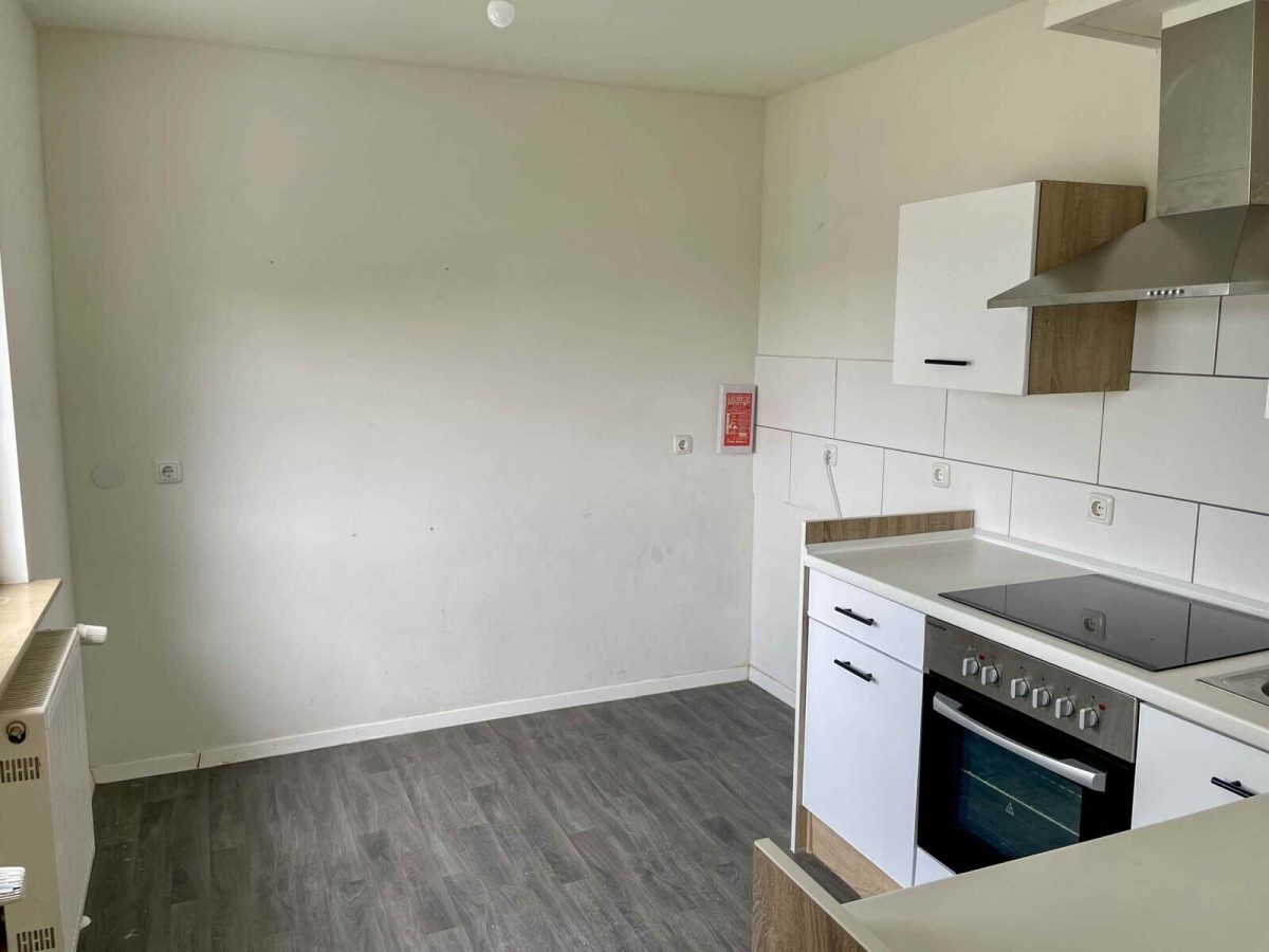 Immobilienangebot - Kiel / Neumühlen-Dietrichsdorf - Alle - 3 Wohnungen bringen Mieteinnahmen - Die 4 gehört Ihnen - Mehrfamilienhaus in Kiel -Dietrichsdorf