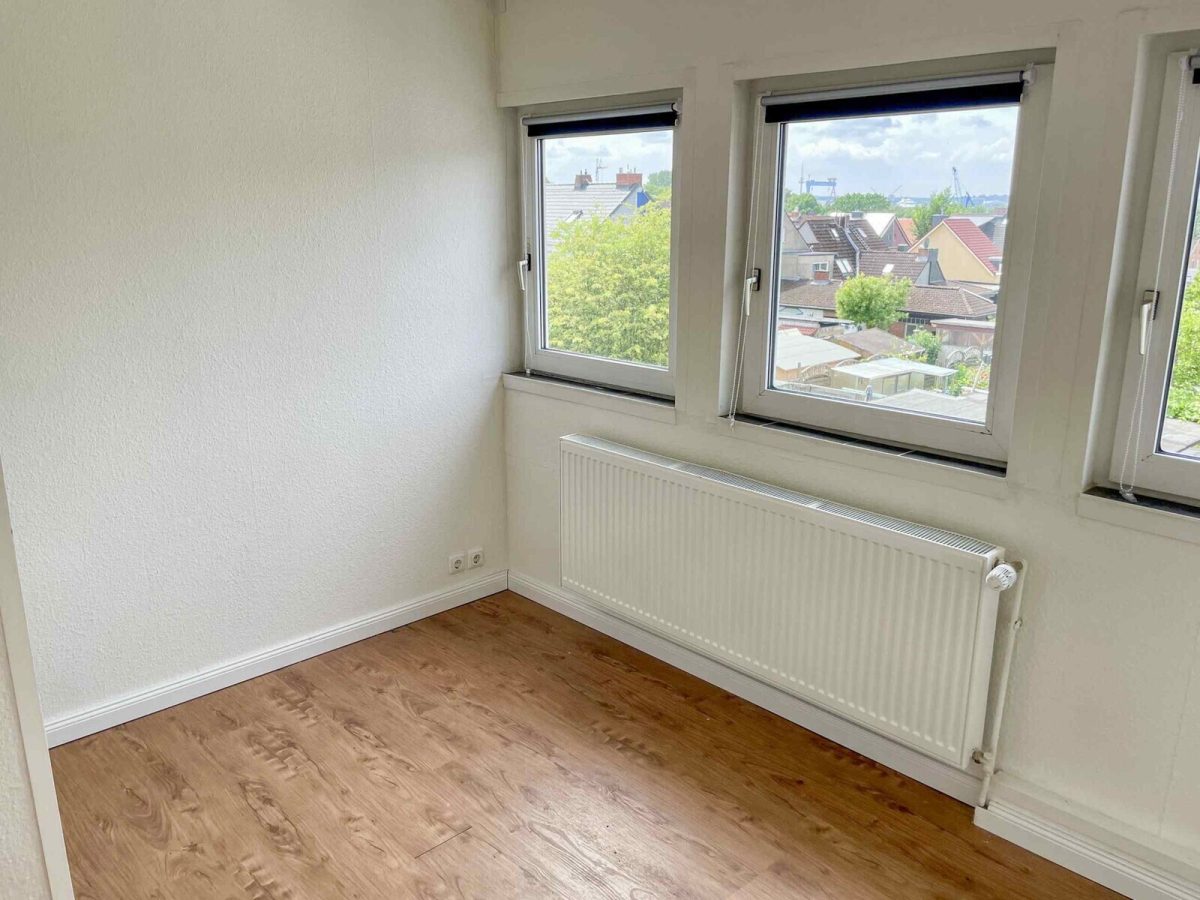 Immobilienangebot - Kiel / Neumühlen-Dietrichsdorf - Alle - 3 Wohnungen bringen Mieteinnahmen - Die 4 gehört Ihnen - Mehrfamilienhaus in Kiel -Dietrichsdorf