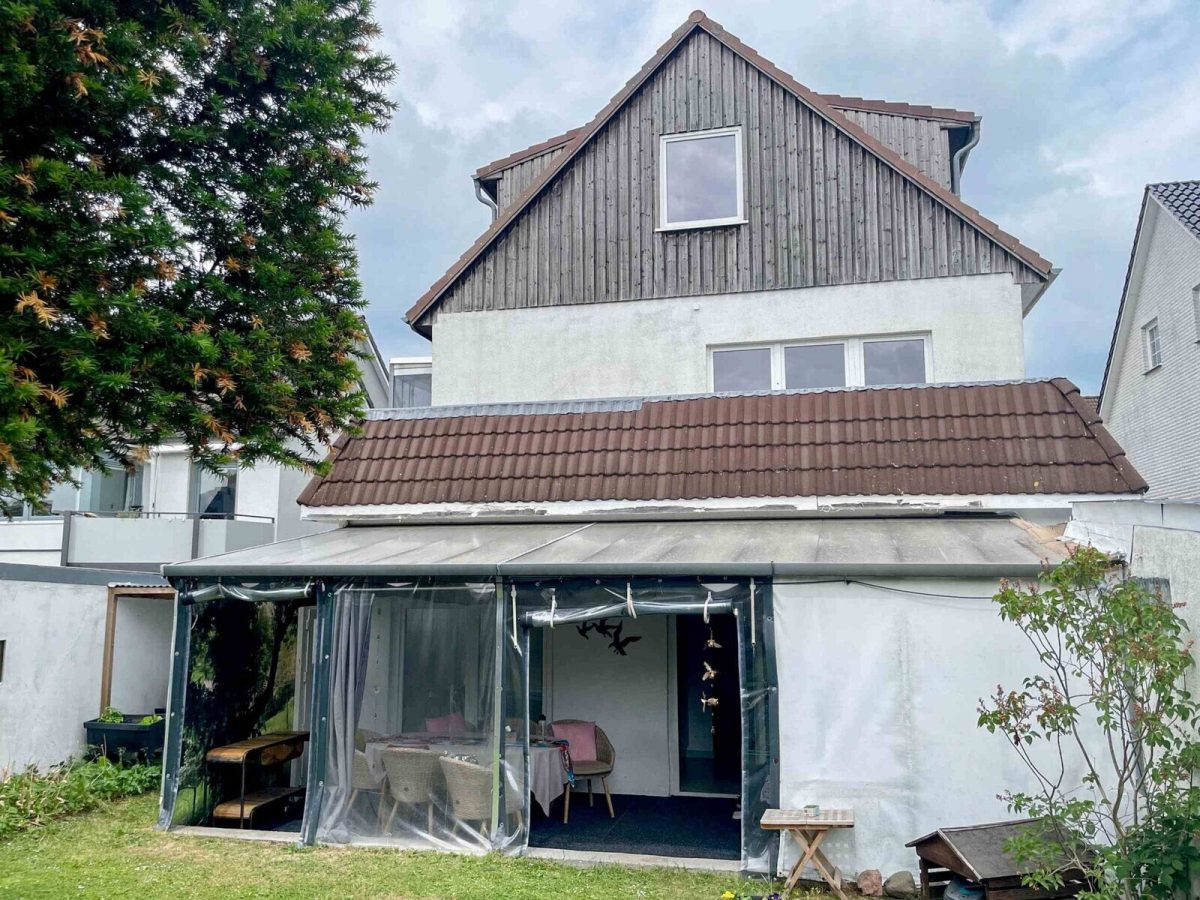 Immobilienangebot - Kiel / Neumühlen-Dietrichsdorf - Alle - 3 Wohnungen bringen Mieteinnahmen - Die 4 gehört Ihnen - Mehrfamilienhaus in Kiel -Dietrichsdorf