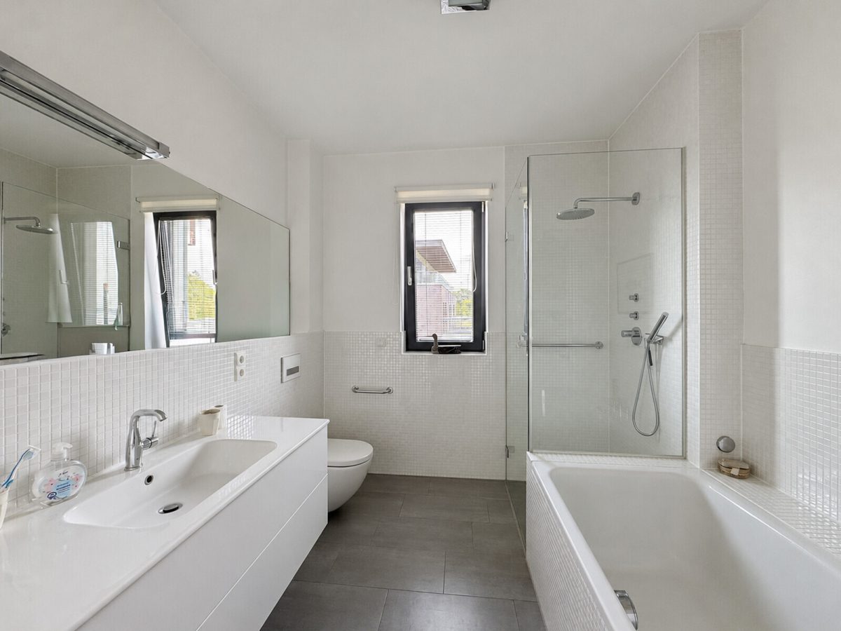 Immobilienangebot - Kiel / Holtenau - Alle - Fördeblick in erster Reihe - exklusives Wohnen in Kiel - Holtenau