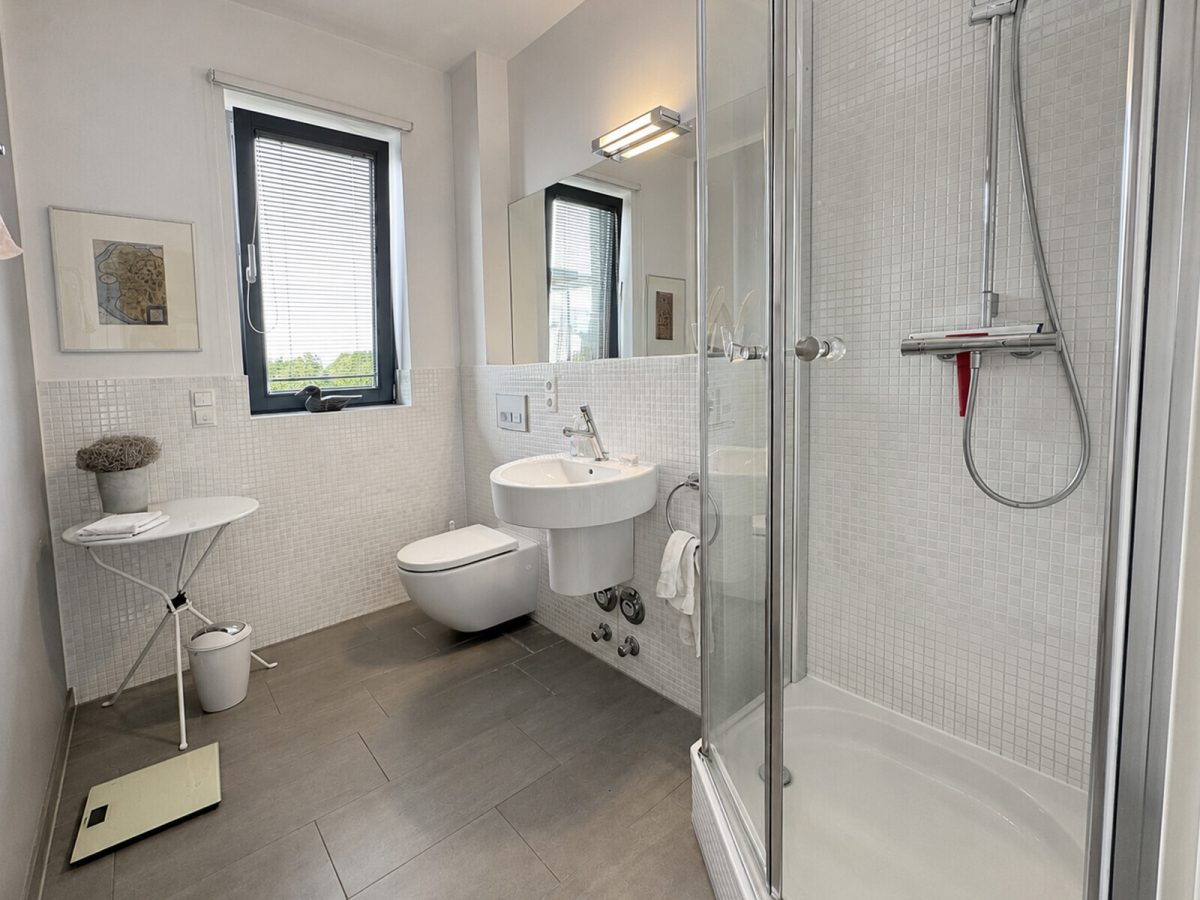 Immobilienangebot - Kiel / Holtenau - Alle - Fördeblick in erster Reihe - exklusives Wohnen in Kiel - Holtenau