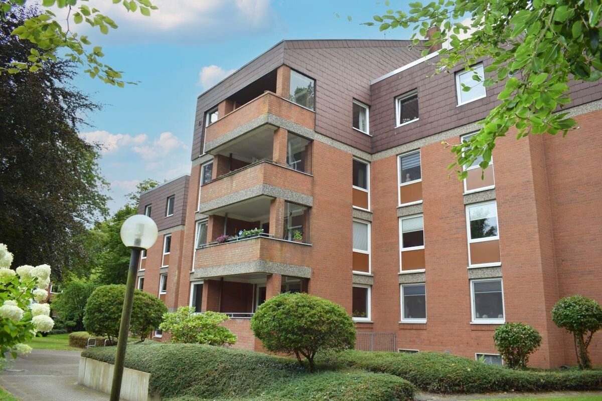 Immobilienangebot - Rendsburg - Alle - Gepflegte 1,5 Zimmer- Eigentumswohnung mit großer Loggia und PKW-Stellplatz im Hollesenpark