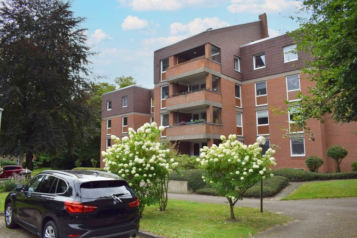 Immobilienangebot - Rendsburg - Alle - Gepflegte 1,5 Zimmer- Eigentumswohnung mit  großer Loggia und PKW-Stellplatz im Hollesenpark