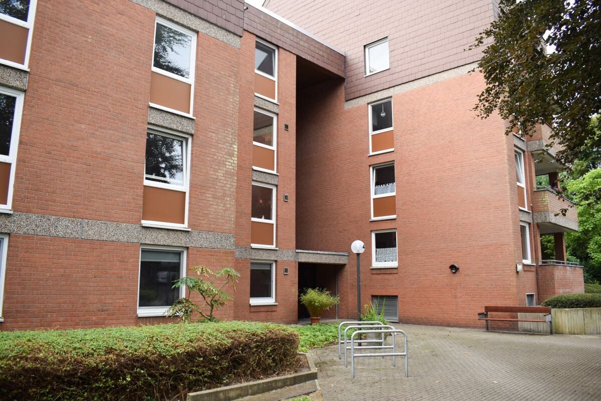 Immobilienangebot - Rendsburg - Alle - Gepflegte 1,5 Zimmer- Eigentumswohnung mit  großer Loggia und PKW-Stellplatz im Hollesenpark