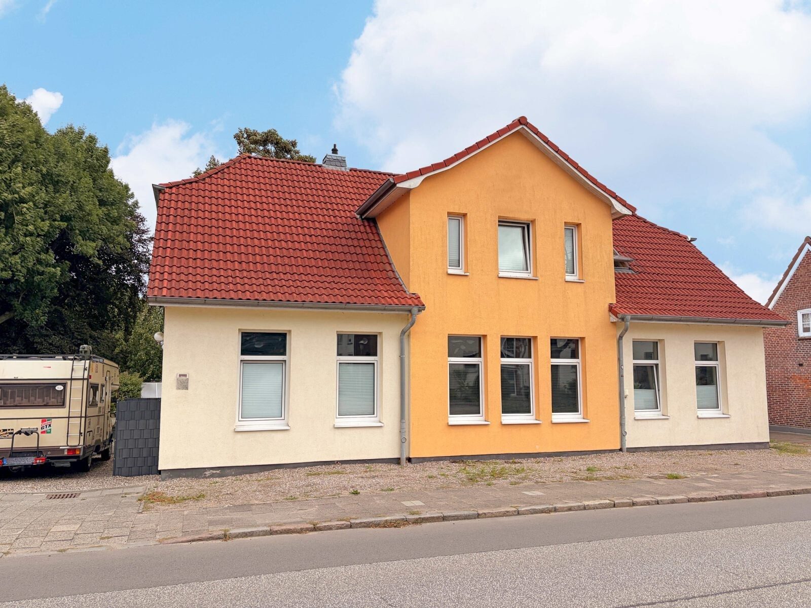 Immobilienangebot - Preetz - Alle - Charmantes Wohnhaus mit 3 Einheiten – saniert, gepflegt und bereit für die Zukunft“
