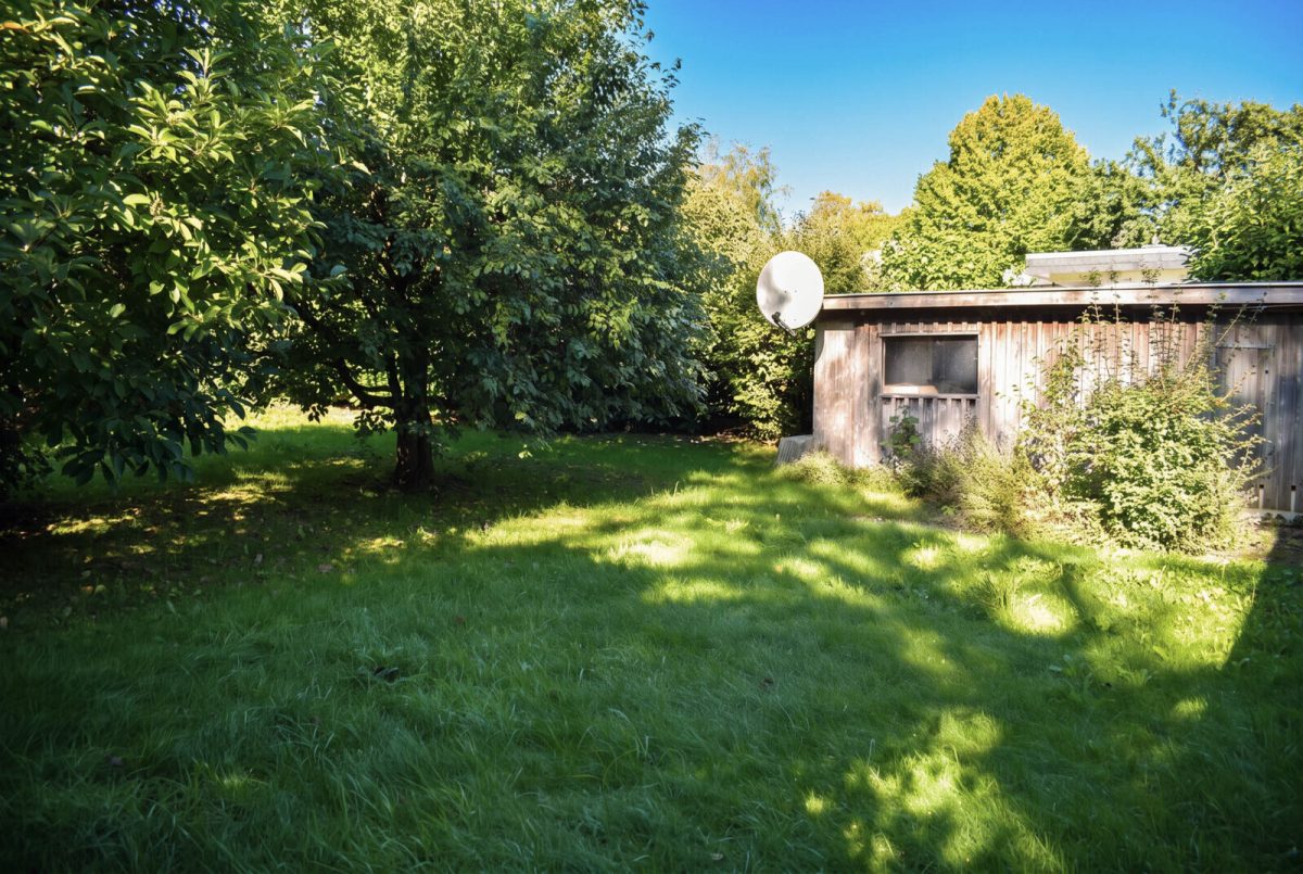 Immobilienangebot - Altenholz / Klausdorf - Alle - Freistehender Bungalow auf traumhaften Grundstück in absolut ruhiger Endlage