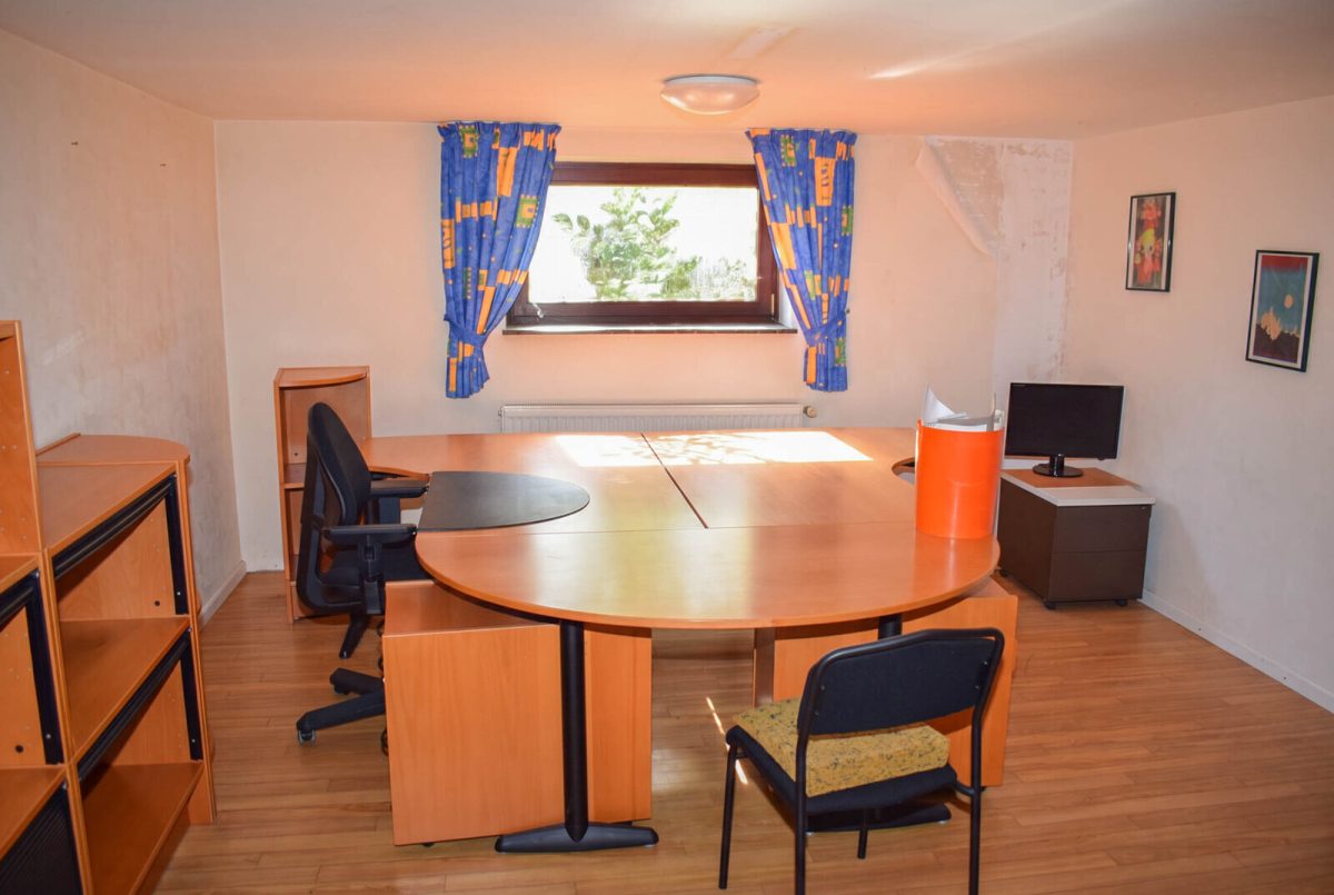 Immobilienangebot - Altenholz / Klausdorf - Alle - Freistehender Bungalow auf traumhaften Grundstück in absolut ruhiger Endlage