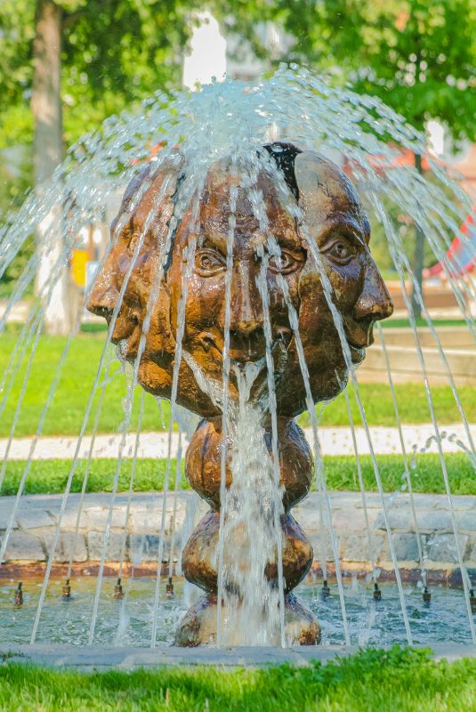 Das Wasserspiel vom Mondspritzerbrunnen in Nussloch