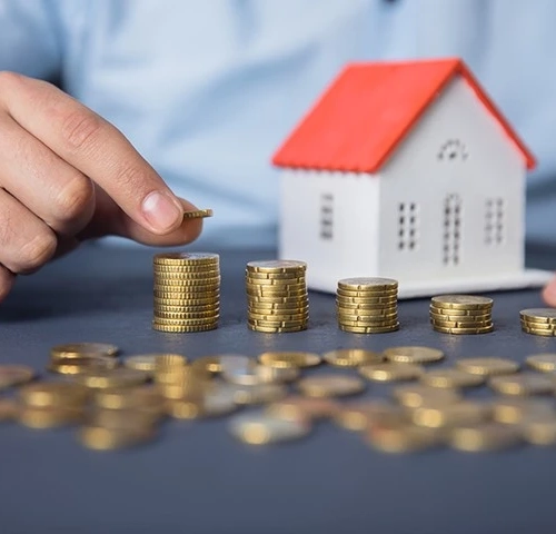 Die Immobilienpreise steigen, daher muss immer mehr Geld für eine Immobile bezahlt werden.