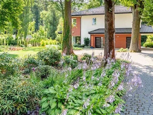 Haus im Grünen mit Garten