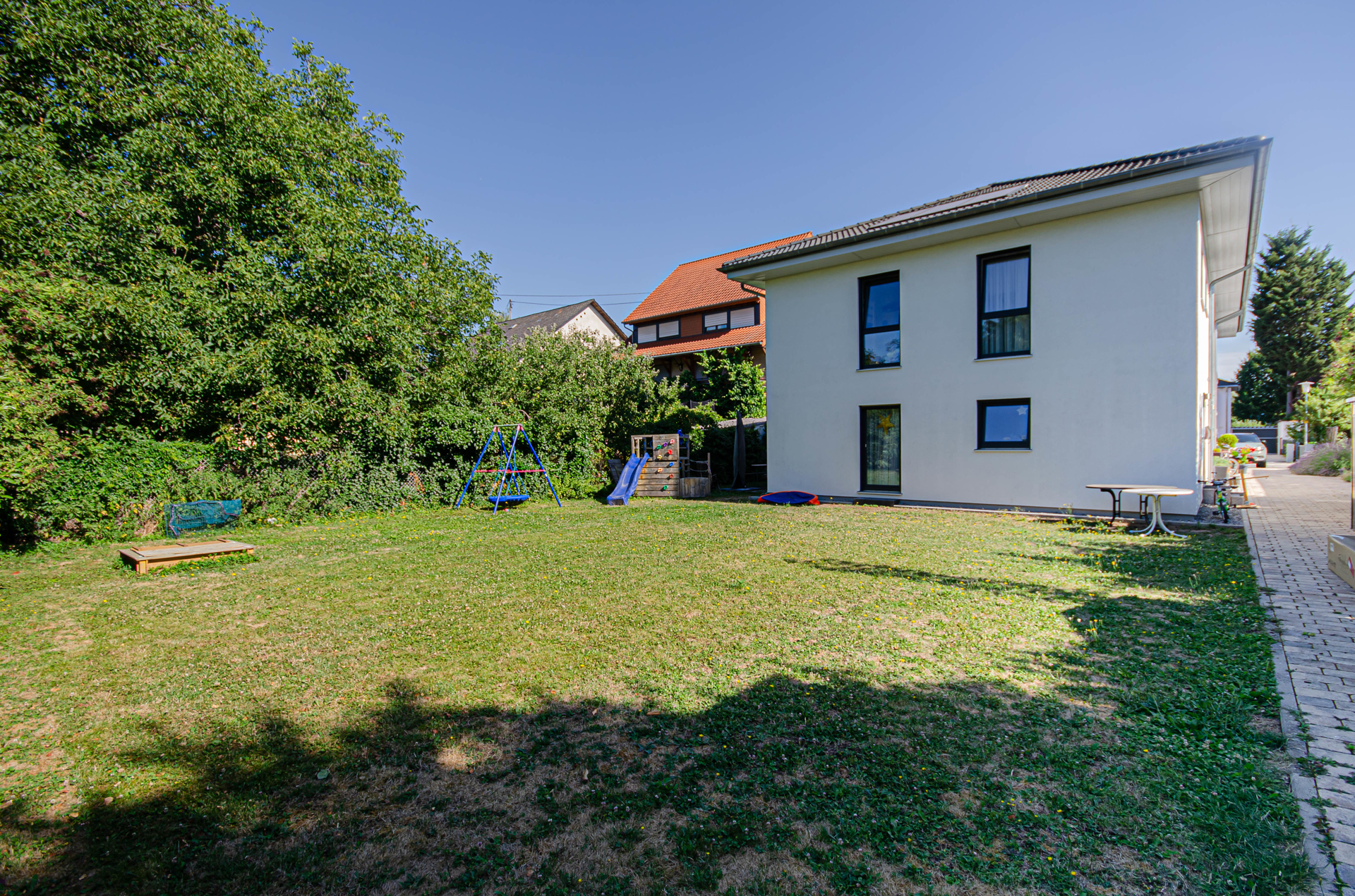 Immobilienangebot - Eppelheim - Alle - Modernes Reihenendhaus in Eppelheim mit großem Garten
